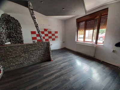 Casa individuala cu 4 camere - zona Crisan | 2 corpuri de cladire imagine mica 7, foxfort.ro
