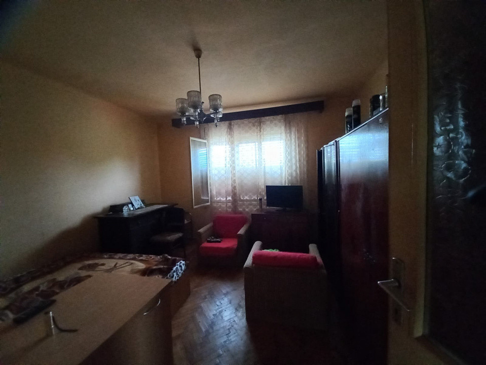 Casa individuala cu 5 camere si teren de 337 mp - zona Crisan 1, foxfort.ro