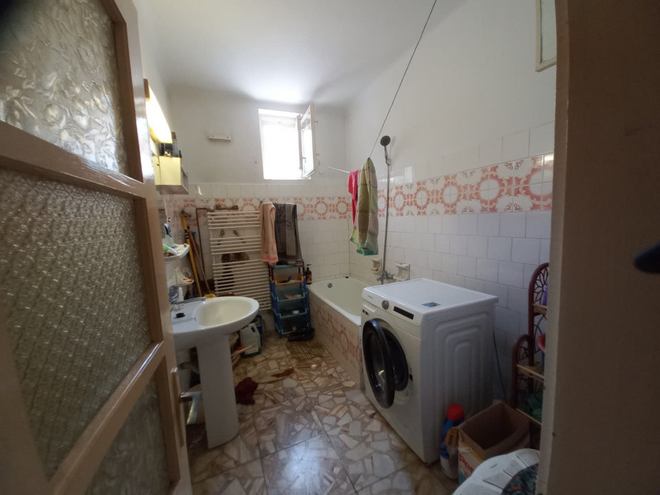 Casa individuala cu 5 camere si teren de 337 mp - zona Crisan 5, foxfort.ro