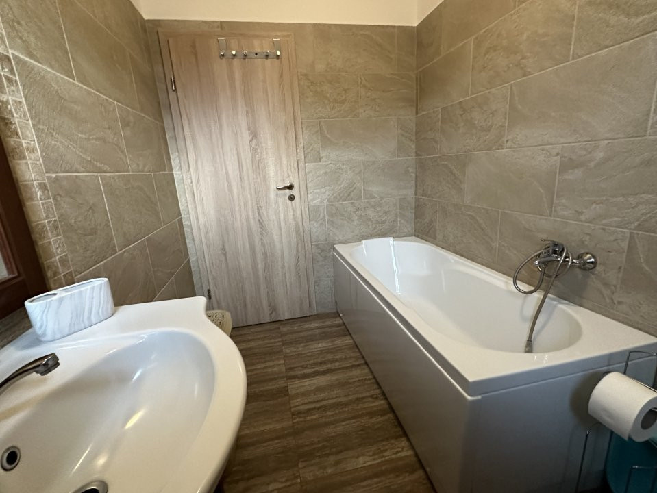 Apartament cu 3 camere, in Giroc, zona Planetelor 8, foxfort.ro