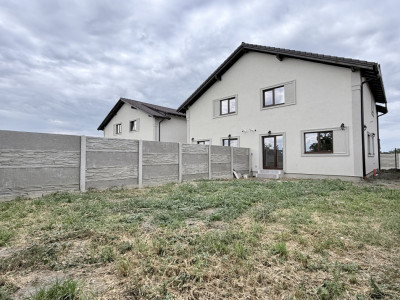 Duplex de vanzare, 4 camere Mosnita - Drumul Boilor