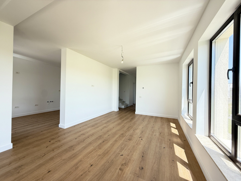 Duplex cu 442 mp teren | Dumbravita | Terase din travertin | Scara lemn masiv 15, foxfort.ro
