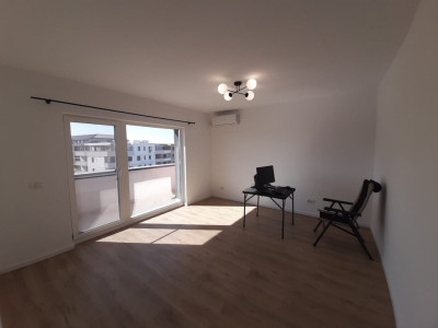 Penthouse cu 2 camere + terasa 45 mp - zona Mehala