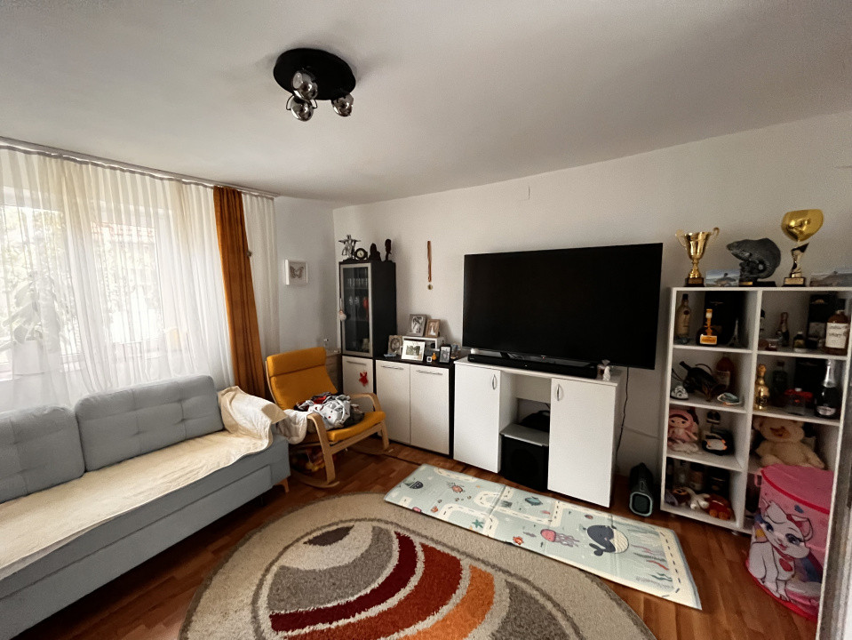 Casa individuala cu 3 camere si teren de 1094 mp - Izvin 2, foxfort.ro