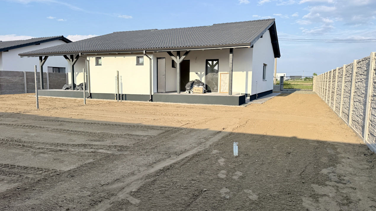 Duplex de vanzare, 3 camere pe parter + pod - Mosnita Veche 1, foxfort.ro