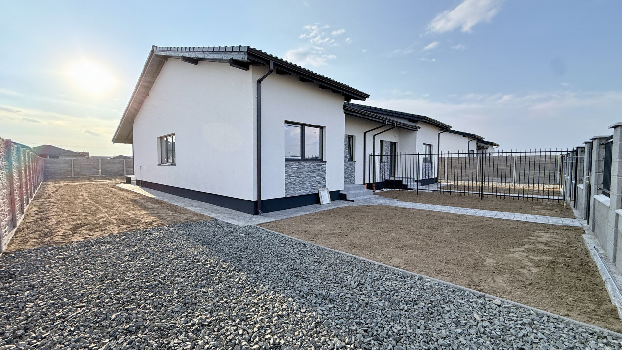 Duplex de vanzare, 3 camere pe parter + pod - Mosnita Veche 2, foxfort.ro
