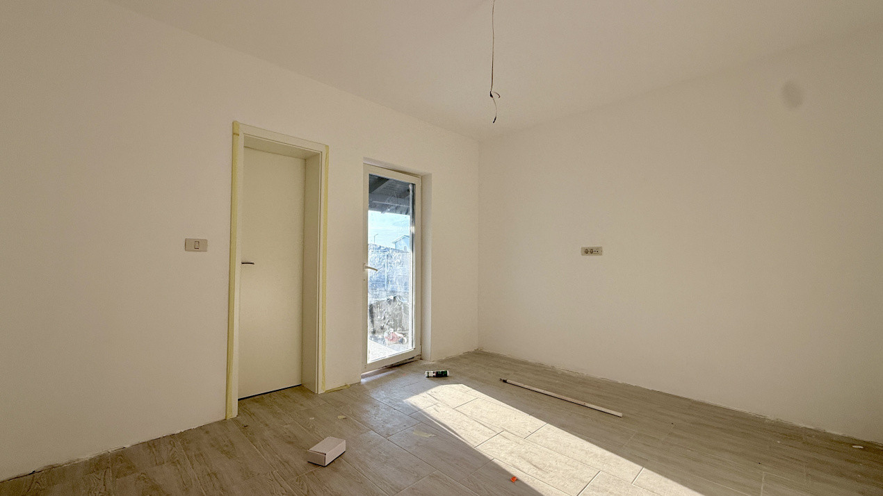 Duplex de vanzare, 3 camere pe parter + pod - Mosnita Veche 9, foxfort.ro