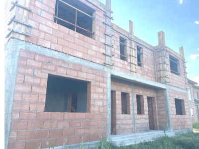 COMISION 0 % Duplex cu 4 camere si teren de 250 mp - zona Mosnita Veche