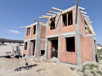Duplex de vanzare, 5 camere despartit prin camera tehnica - Mosnita Noua imagine mica 4, foxfort.ro