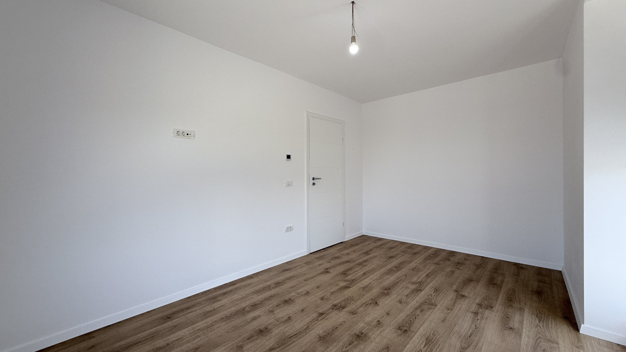 Duplex de vanzare, 5 camere despartit, cu toate utilitatile zona LIDL - Mosnita 9, foxfort.ro