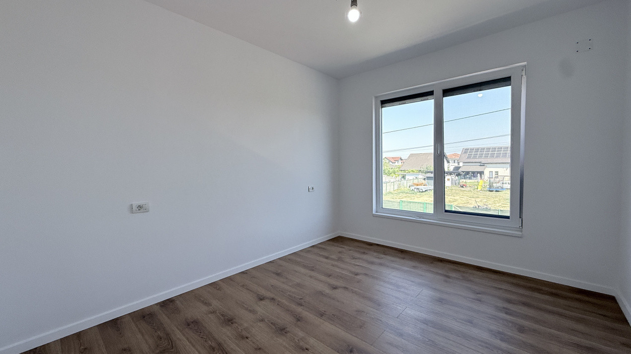 Duplex de vanzare, 5 camere despartit, cu toate utilitatile zona LIDL - Mosnita 12, foxfort.ro