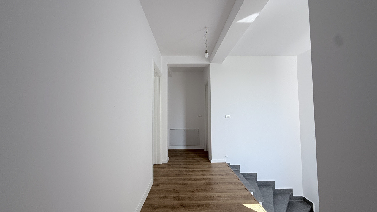Duplex de vanzare, 5 camere despartit, cu toate utilitatile zona LIDL - Mosnita 16, foxfort.ro