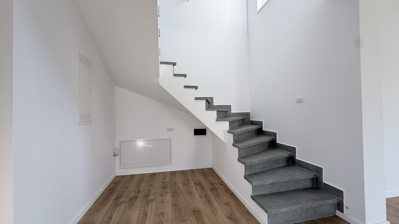 Duplex de vanzare, 5 camere despartit, cu toate utilitatile zona LIDL - Mosnita 20, foxfort.ro