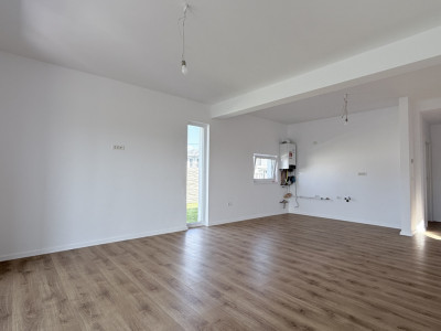 Duplex de vanzare, 5 camere despartit, cu toate utilitatile zona LIDL - Mosnita imagine mica 4, foxfort.ro