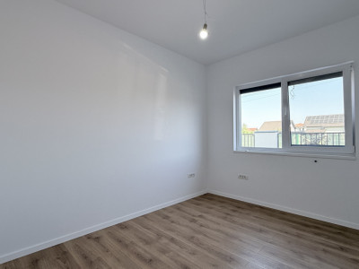Duplex de vanzare, 5 camere despartit, cu toate utilitatile zona LIDL - Mosnita imagine mica 6, foxfort.ro