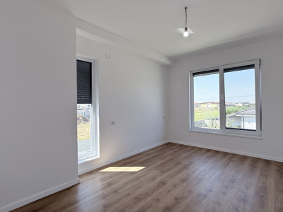 Duplex de vanzare, 5 camere despartit, cu toate utilitatile zona LIDL - Mosnita imagine mica 8, foxfort.ro