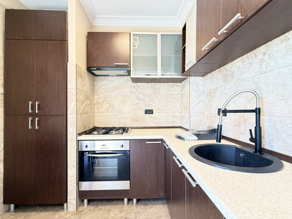 Apartament cu 2 camere | 65 mp | 1 loc de parcare | de inchiriat in zona Lipovei 18, foxfort.ro
