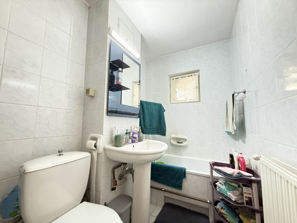 Apartament cu 3 camere, 68 mp, etaj 3, de vanzare in zona Torontalului 5, foxfort.ro