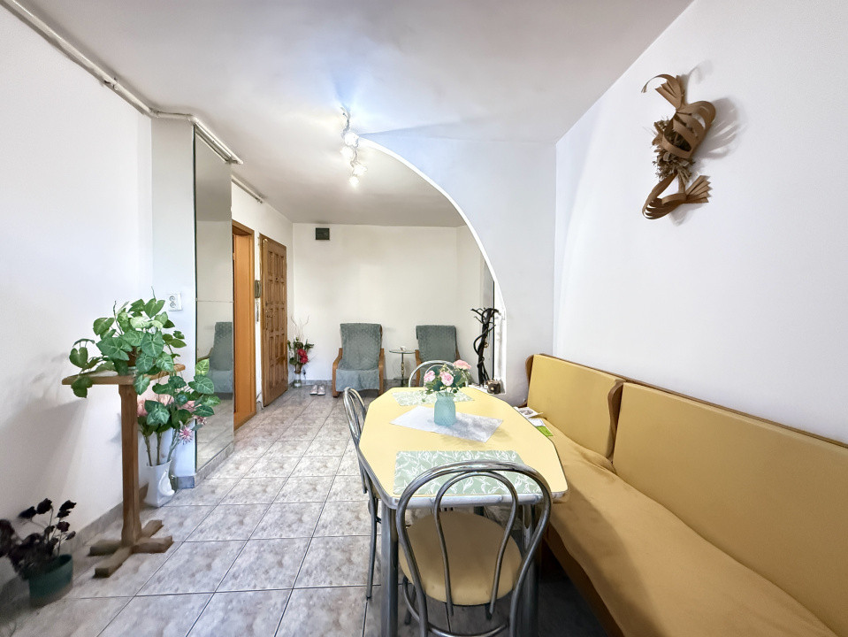 Apartament cu 3 camere, 68 mp, etaj 3, de vanzare in zona Torontalului 8, foxfort.ro