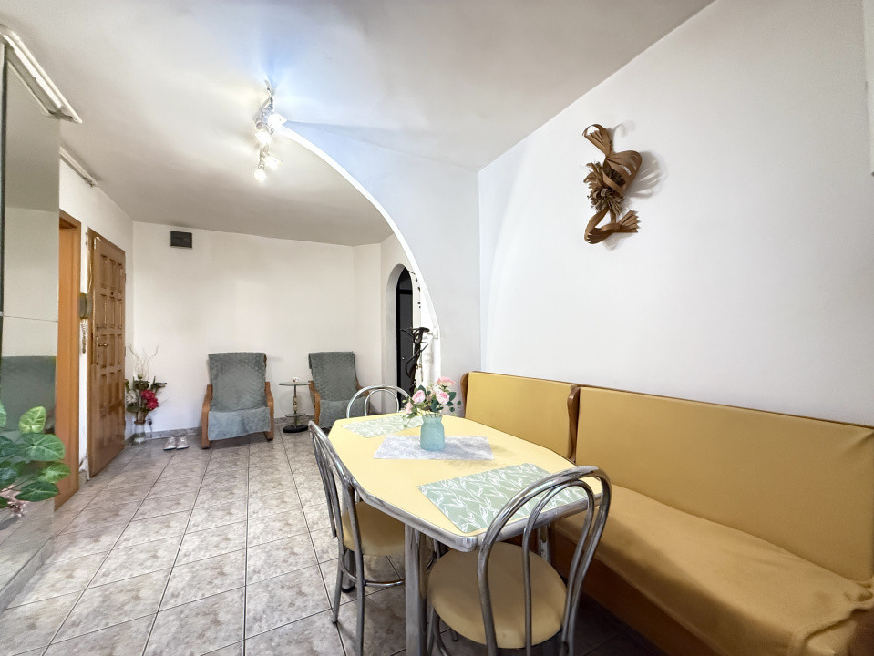 Apartament cu 3 camere, 68 mp, etaj 3, de vanzare in zona Torontalului 9, foxfort.ro