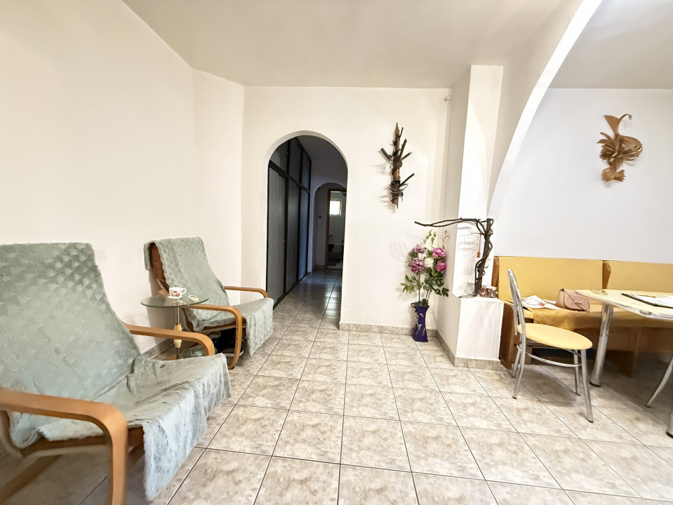 Apartament cu 3 camere, 68 mp, etaj 3, de vanzare in zona Torontalului 13, foxfort.ro