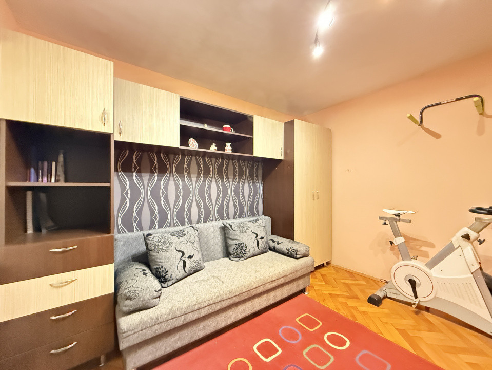 Apartament cu 3 camere, 68 mp, etaj 3, de vanzare in zona Torontalului 22, foxfort.ro