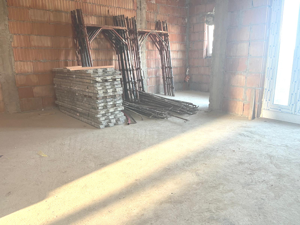 Duplex cu 4 camere, despartit prin camera tehnic - zona Urseni 12, foxfort.ro