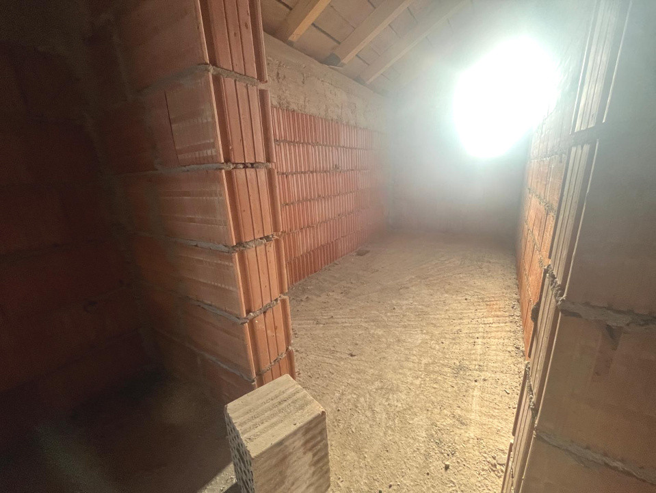 Duplex cu 4 camere, despartit prin camera tehnic - zona Urseni 14, foxfort.ro