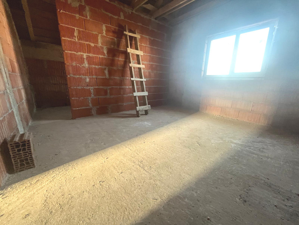 Duplex cu 4 camere, despartit prin camera tehnic - zona Urseni 17, foxfort.ro
