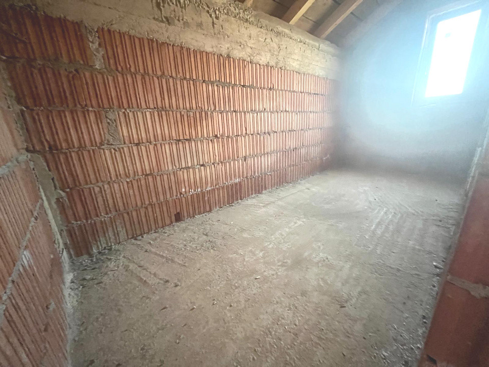 Duplex cu 4 camere, despartit prin camera tehnic - zona Urseni 18, foxfort.ro