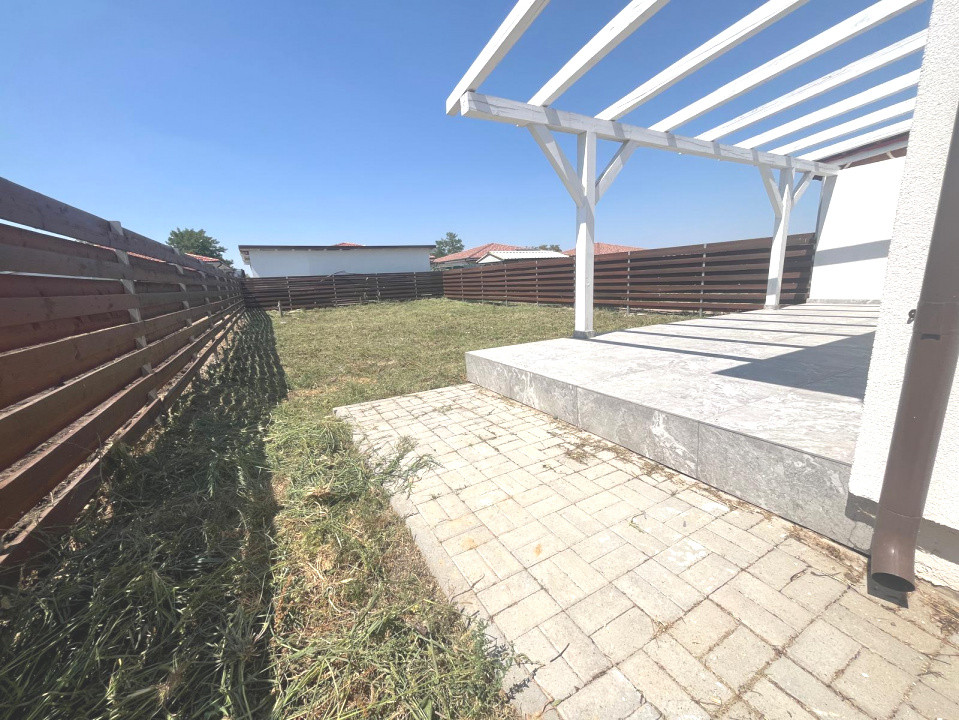Duplex pe parter cu 4 camere si teren de 381 mp - zona Mosnita Noua 7, foxfort.ro