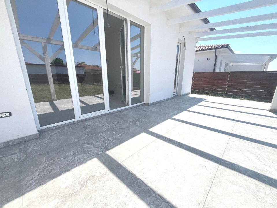 Duplex pe parter cu 4 camere si teren de 381 mp - zona Mosnita Noua 8, foxfort.ro
