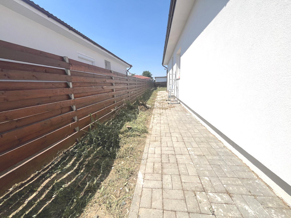 Duplex pe parter cu 4 camere si teren de 381 mp - zona Mosnita Noua 9, foxfort.ro