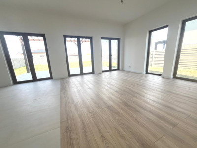 Casa individuala cu 4 camere si teren de 633 mp - zona Mosnita Noua imagine mica 2, foxfort.ro