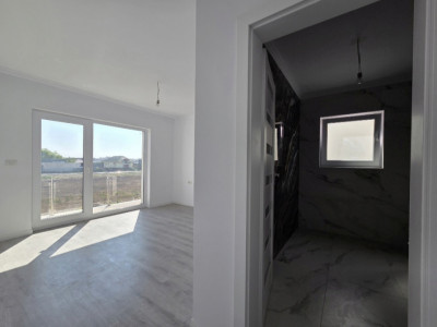 Casa Moderna cu Rooftop | 3 dormitoare | 3 bai | An 2022 | 225000 euro imagine mica 9, foxfort.ro