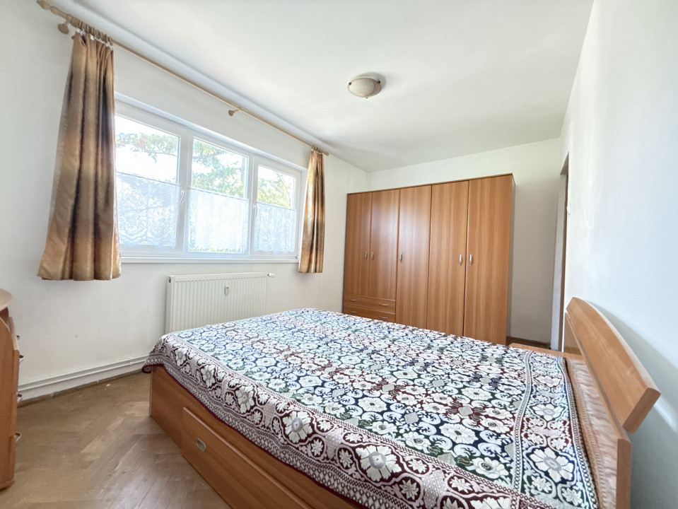 Apartament cu 3 camere, 65 mp, de vanzare in zona Dacia 16, foxfort.ro