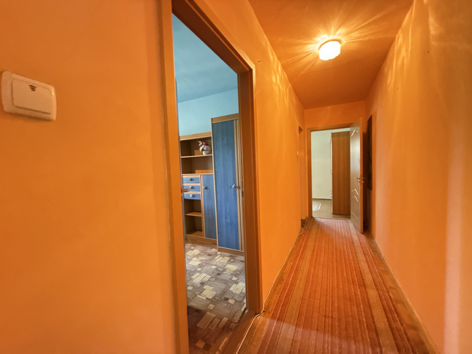 Apartament cu 3 camere, 65 mp, de vanzare in zona Dacia 23, foxfort.ro