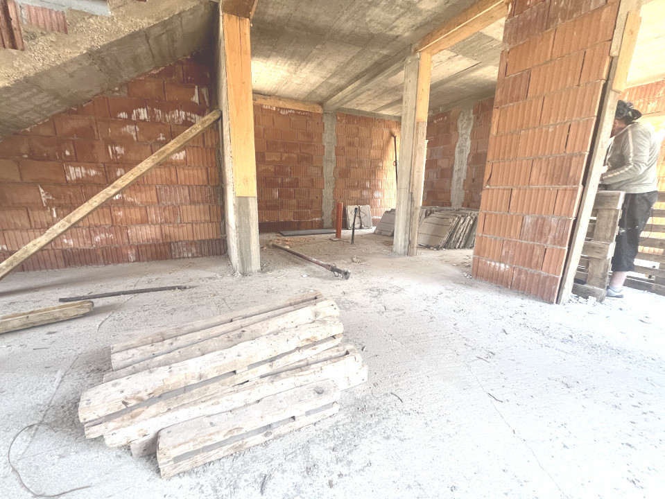 COMISION 0 % MOSNITA NOUA Duplex la vanzare etaj cu 4 camere 7, foxfort.ro