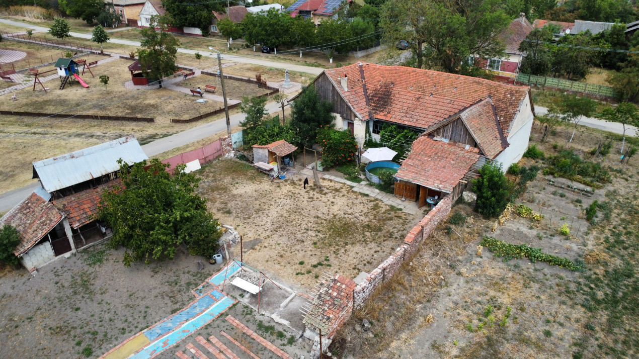Casa individuala 4 camere si teren 2208 mp in Folea, comuna Voiteg 13, foxfort.ro