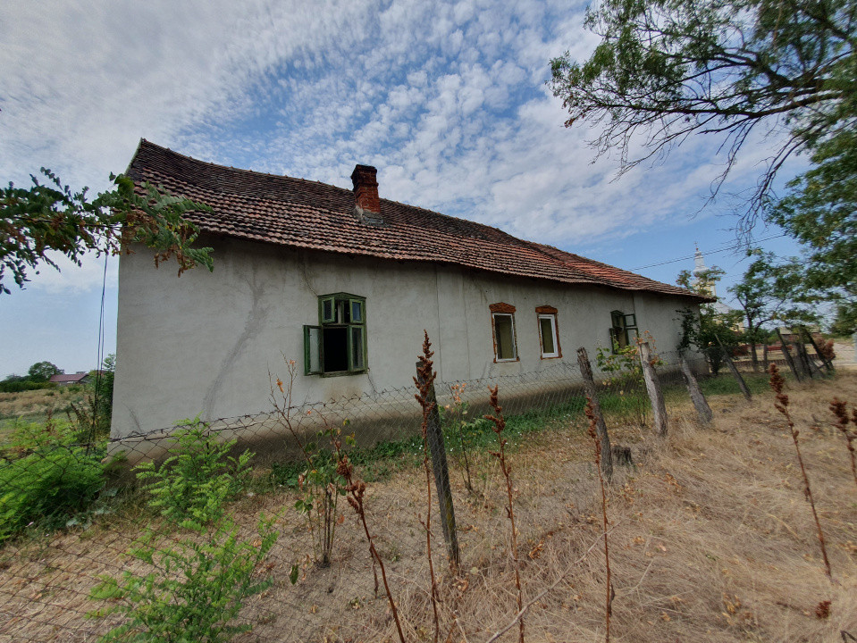 Casa individuala 4 camere si teren 2208 mp in Folea, comuna Voiteg 38, foxfort.ro