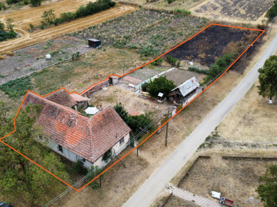 Casa individuala 4 camere si teren 2208 mp in Folea, comuna Voiteg