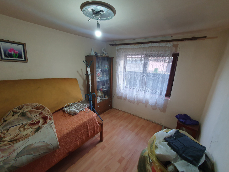 Casa individuala 6 camere si teren 1200 mp, in Gataia 15, foxfort.ro