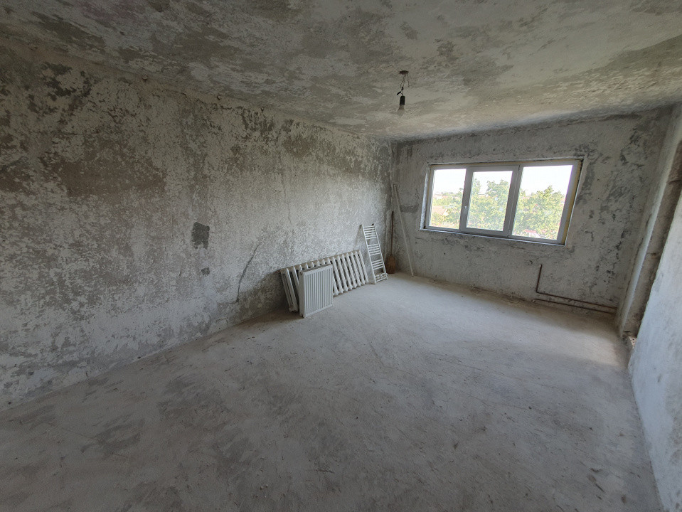 Apartament 3 camere decomandat, gata de renovat, Zona Freidorf 2, foxfort.ro