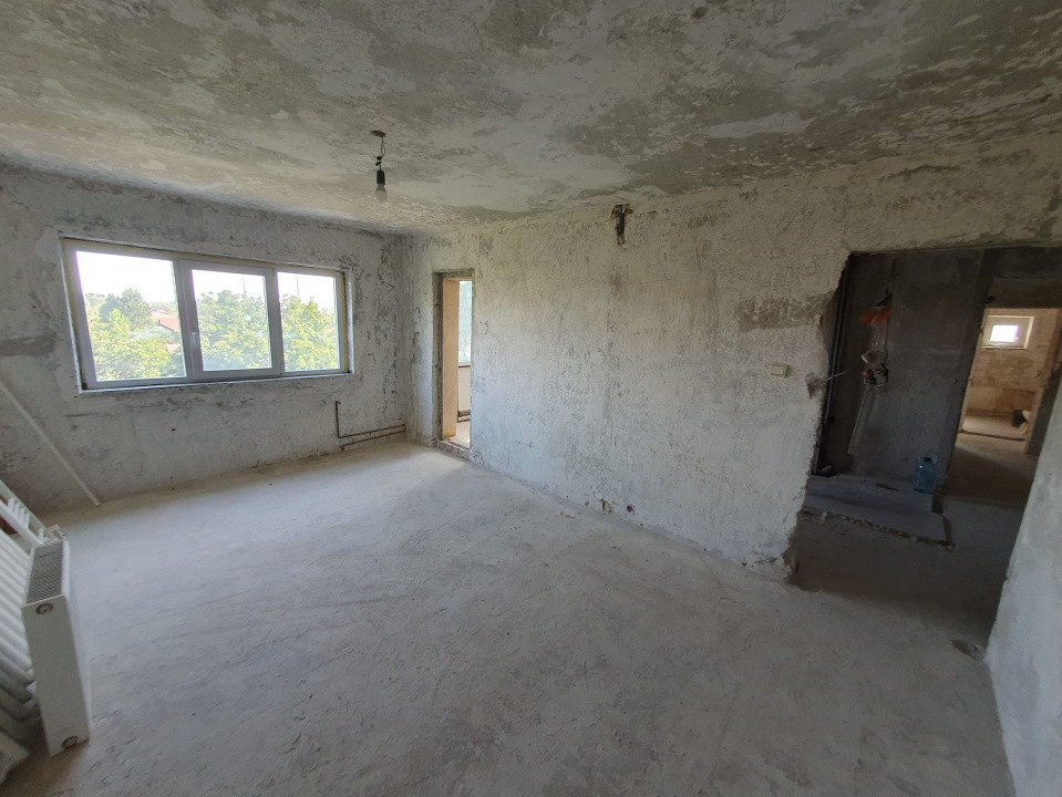 Apartament 3 camere decomandat, gata de renovat, Zona Freidorf 3, foxfort.ro