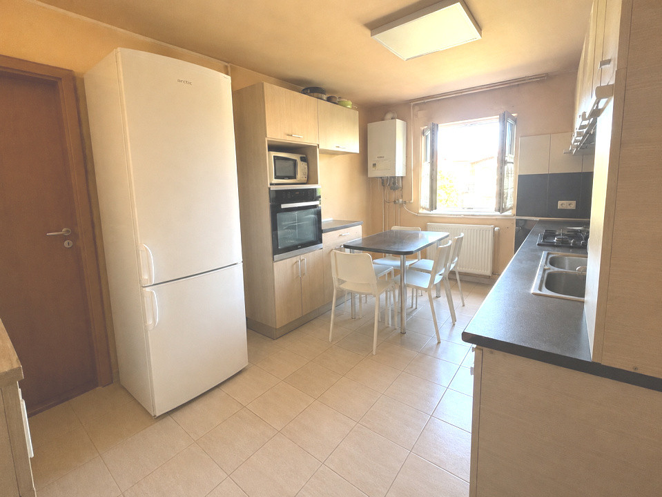 COMISION 0 % Apartament cu 3 camere, 65 mp, zona Dambovita 2, foxfort.ro