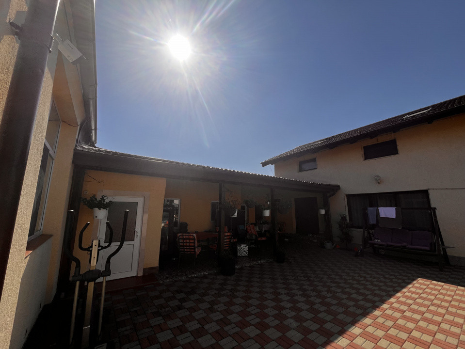 Casa individuala cu 6 camere de vanzare, zona Freidorf 6, foxfort.ro