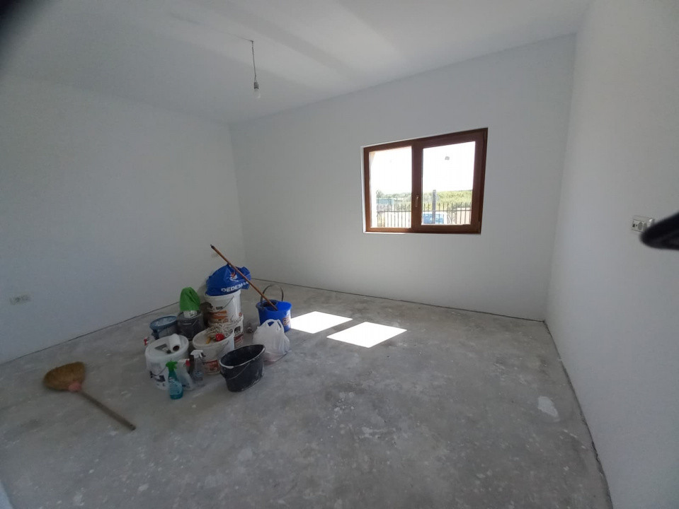 Duplex cu 4 camere, teren individual de 259 mp si terasa de 20 mp, in Plopi 2, foxfort.ro