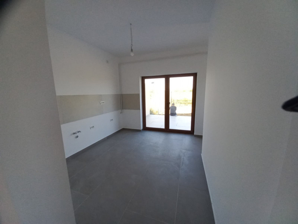 Duplex cu 4 camere, teren individual de 259 mp si terasa de 20 mp, in Plopi 3, foxfort.ro