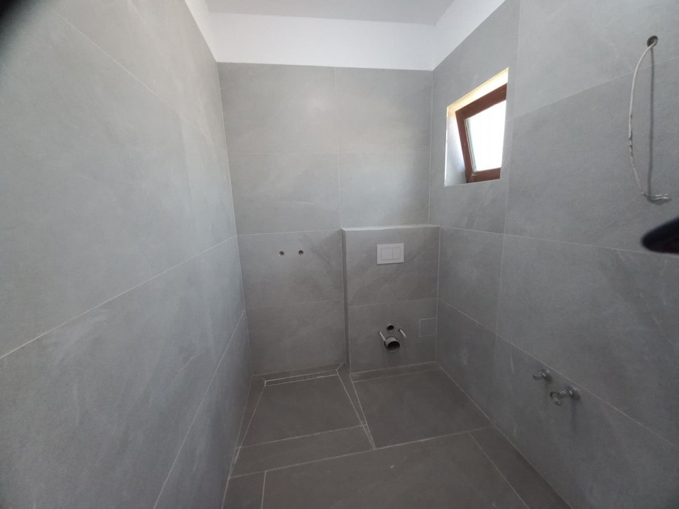 Duplex cu 4 camere, teren individual de 259 mp si terasa de 20 mp, in Plopi 8, foxfort.ro