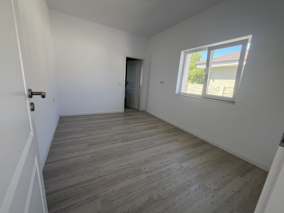 Duplex cu 4 camere si teren de 250 mp - Mosnita Noua 7, foxfort.ro